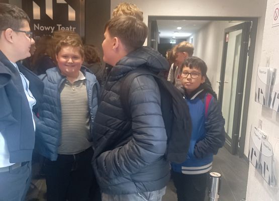 Wyjazd uczniów klas VI,VII i VIII do Teatru Nowego w Słupsku grafika