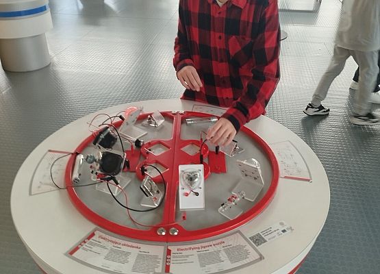 Wycieczka klasy 5a do Centrum Nauki Experyment w Gdyni grafika