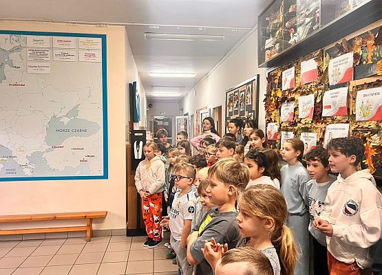 "Odblaskowa Szkoła" - zwycięzcy konkursu plastycznego na temat bezpieczeństwa w ruchu drogowym grafika