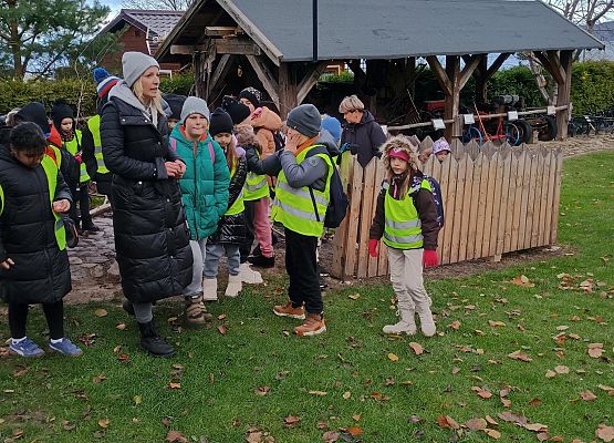 Wycieczka Skansen Nadole – Zagroda Gburska i Rybacka oraz Stolemowa Grota grafika