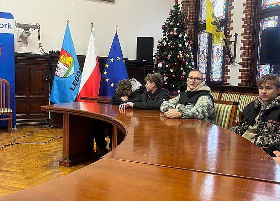 Zajęcia edukacyjne z wiedzy o społeczeństwie grafika