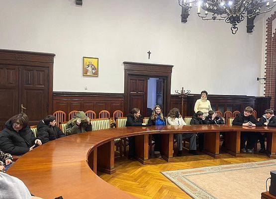 Zajęcia edukacyjne z wiedzy o społeczeństwie grafika