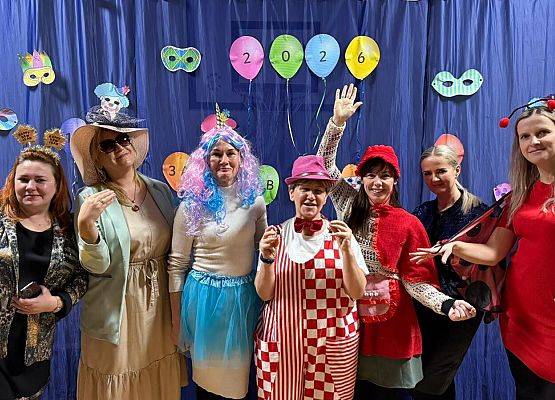 Bal karnawałowy klas I-III grafika