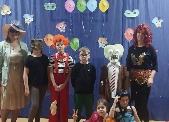 Bal karnawałowy klas I-III grafika