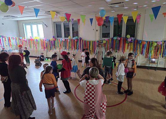 Bal karnawałowy klas I-III grafika