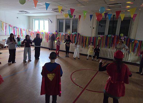 Bal karnawałowy klas I-III grafika