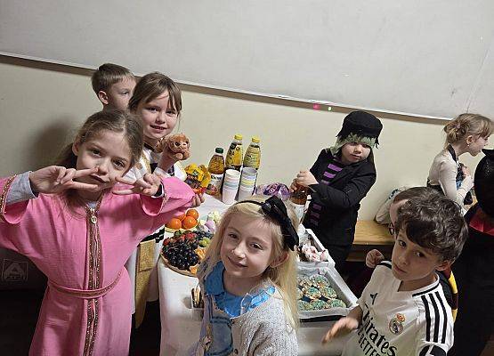 Bal karnawałowy klas I-III grafika