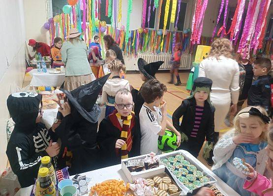 Bal karnawałowy klas I-III grafika