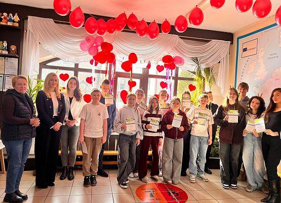 Sukcesy naszych uczniów w konkursie EDI z języka angielskiego grafika