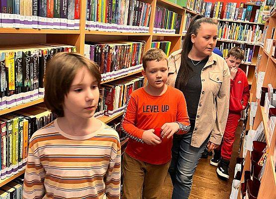 Klasa II odkrywa tajemnice Miejskiej Biblioteki Publicznej w Lęborku grafika