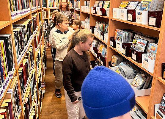 Klasa II odkrywa tajemnice Miejskiej Biblioteki Publicznej w Lęborku grafika