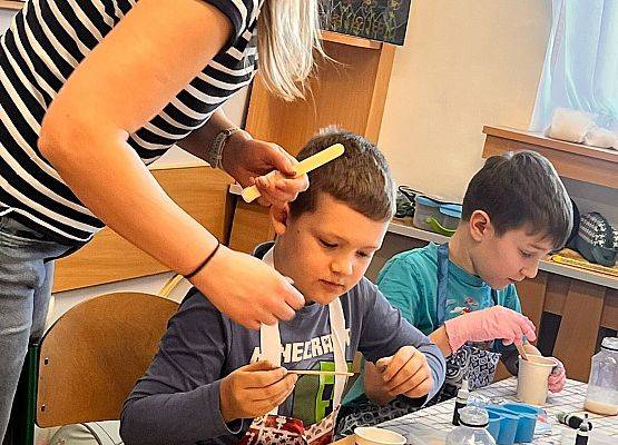 Warsztaty z gipsu polimerowego w klasie II grafika