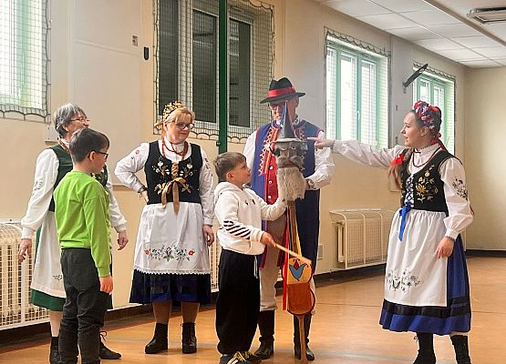 Spotkanie z Kaszubskim Zespołem Pieśni i Tańca "LEVINO" grafika