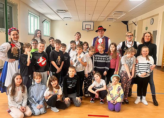 Spotkanie z Kaszubskim Zespołem Pieśni i Tańca "LEVINO" grafika