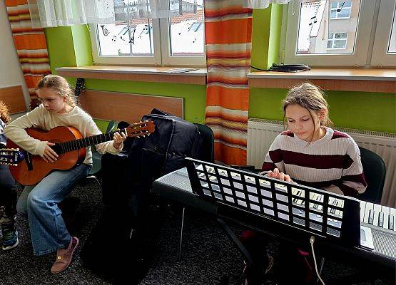 Kółko wokalno-instrumentalne grafika