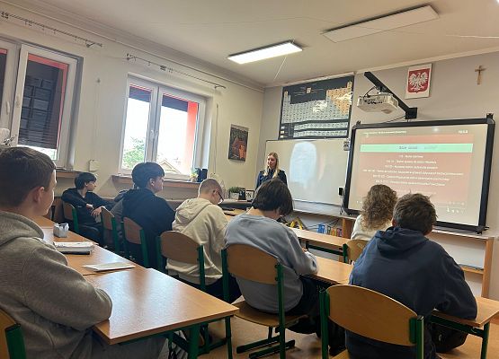 Zajęcia profilaktyczne w klasach VII i VIII – hejtu, przemocy i odpowiedzialności nieletnich grafika