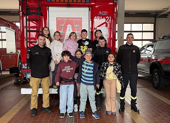 Klasa 3b odwiedziła Państwową Straż Pożarną w Lęborku grafika