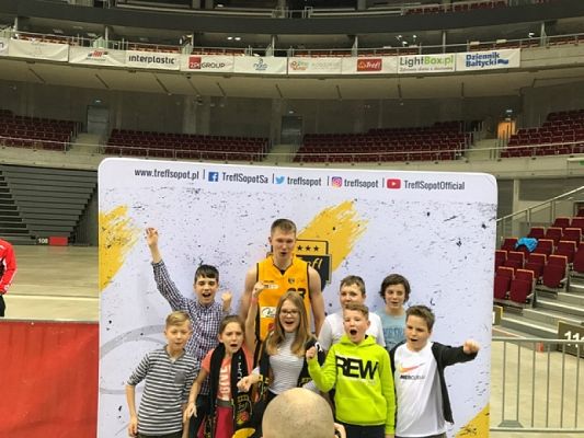  Grafika #2: WIOSENNE DERBY grafika