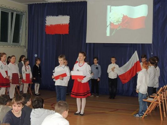  Grafika #0: DZIEŃ FLAGI grafika