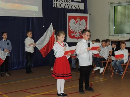  Grafika #2: DZIEŃ FLAGI grafika