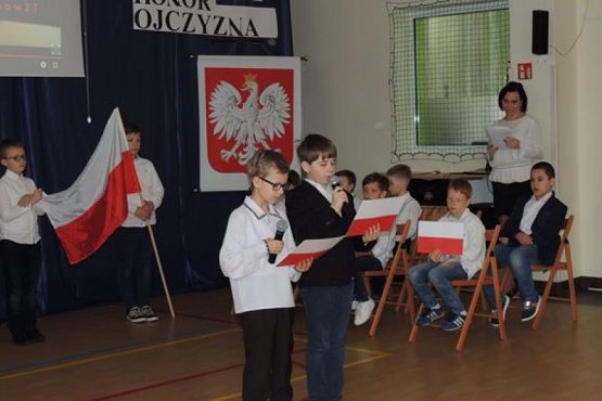  Grafika #5: DZIEŃ FLAGI grafika