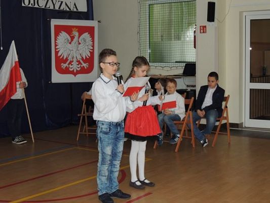  Grafika #9: DZIEŃ FLAGI grafika