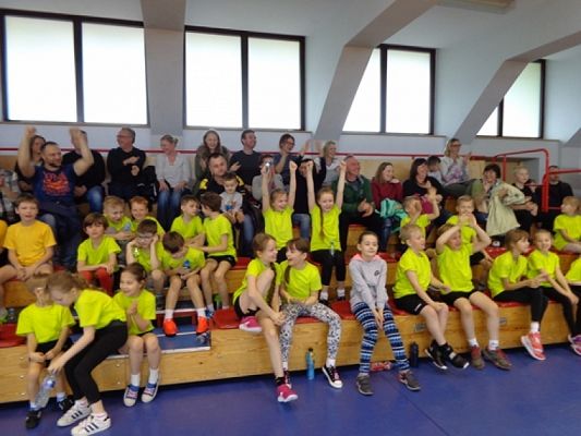  Grafika #3: KONKURS SPORTOWY DLA KLAS I-III KTO Z NAS LEPIEJ I PRĘDZEJ grafika