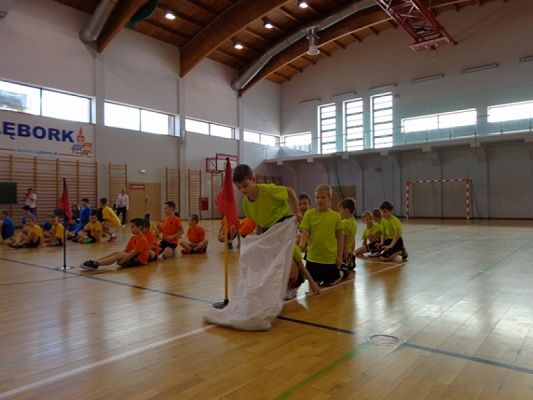  Grafika #12: KONKURS SPORTOWY DLA KLAS I-III KTO Z NAS LEPIEJ I PRĘDZEJ grafika