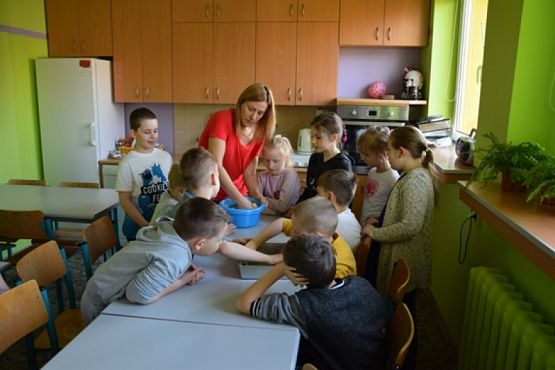  Grafika #1: "OD ZIARENKA DO BOCHENKA" grafika