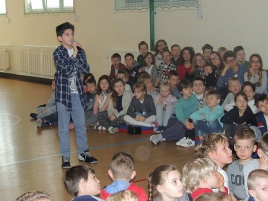  Grafika #2: KARAOKE IN ENGLISH grafika