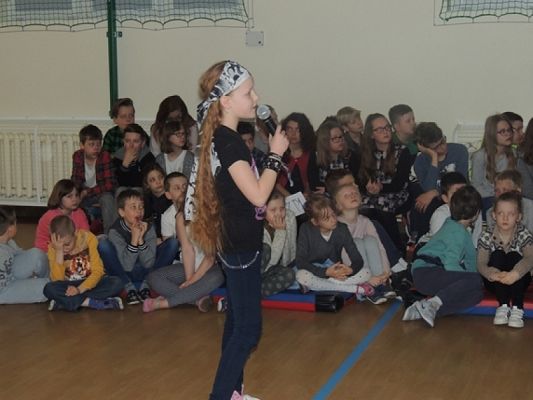  Grafika #4: KARAOKE IN ENGLISH grafika