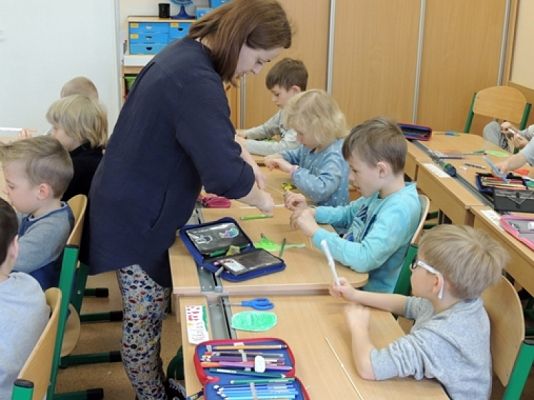  Grafika #6: WESOŁE GĄSIENNICE grafika