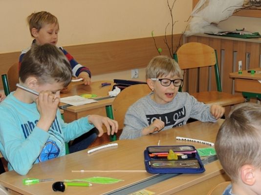  Grafika #9: WESOŁE GĄSIENNICE grafika