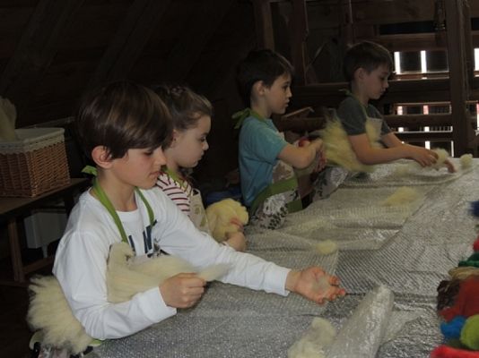  Grafika #14: LEKCJA MUZEALNA W SWOŁOWIE Opowieści utkane … o wełnie grafika