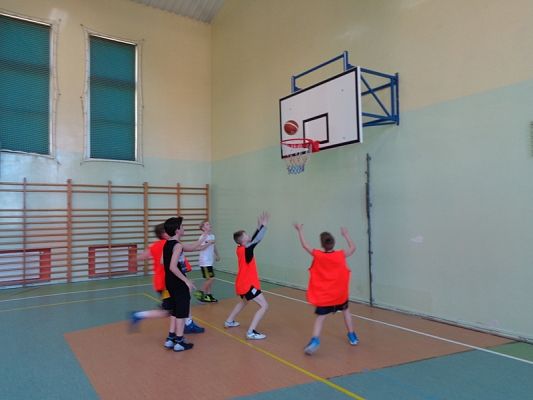  Grafika #3: KOLEJNY SPARING KOSZYKARSKI grafika