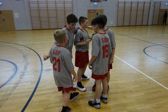  Grafika #9: IGRZYSKA DZIECI W MINI KOSZYKÓWCE CHŁOPCÓW grafika