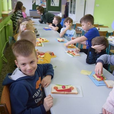  Grafika #0: "International Education. grafika