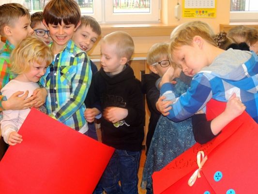  Grafika #1: ,,O RETY,RETY ! NIECH ŻYJĄ NAM KOBIETY! grafika