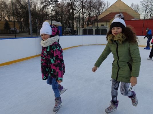  Grafika #4: DOSKONALIMY JAZDĘ NA ŁYŻWACH grafika