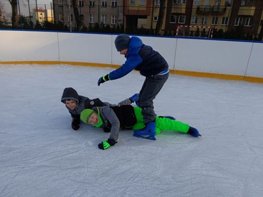  Grafika #12: DOSKONALIMY JAZDĘ NA ŁYŻWACH grafika