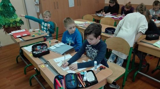  Grafika #0: "OTACZAJĄ NAS RZECZOWNIKI" grafika