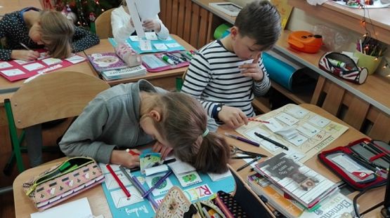  Grafika #9: "OTACZAJĄ NAS RZECZOWNIKI" grafika