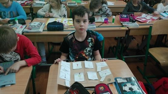  Grafika #11: "OTACZAJĄ NAS RZECZOWNIKI" grafika