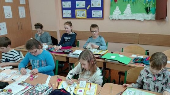  Grafika #12: "OTACZAJĄ NAS RZECZOWNIKI" grafika