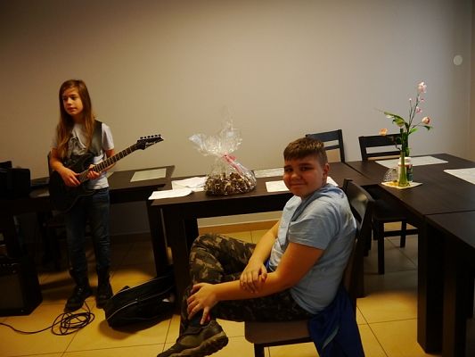  Grafika #5: ŚWIĄTECZNA WIZYTA W DOMU SENIORA grafika