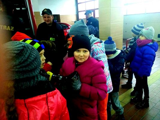  Grafika #6: WIZYTA TRZECIOKLASISTÓW W STRAŻY POŻARNEJ grafika