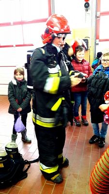  Grafika #8: WIZYTA TRZECIOKLASISTÓW W STRAŻY POŻARNEJ grafika