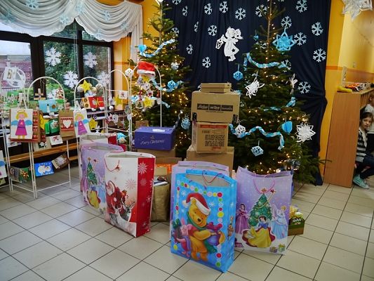  Grafika #1: ŚWIĄTECZNA PACZKA grafika