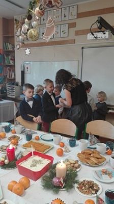  Grafika #3: SZKOLNE KOLĘDOWANIE grafika