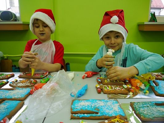  Grafika #5: PIERNIKOWA CHATKA grafika